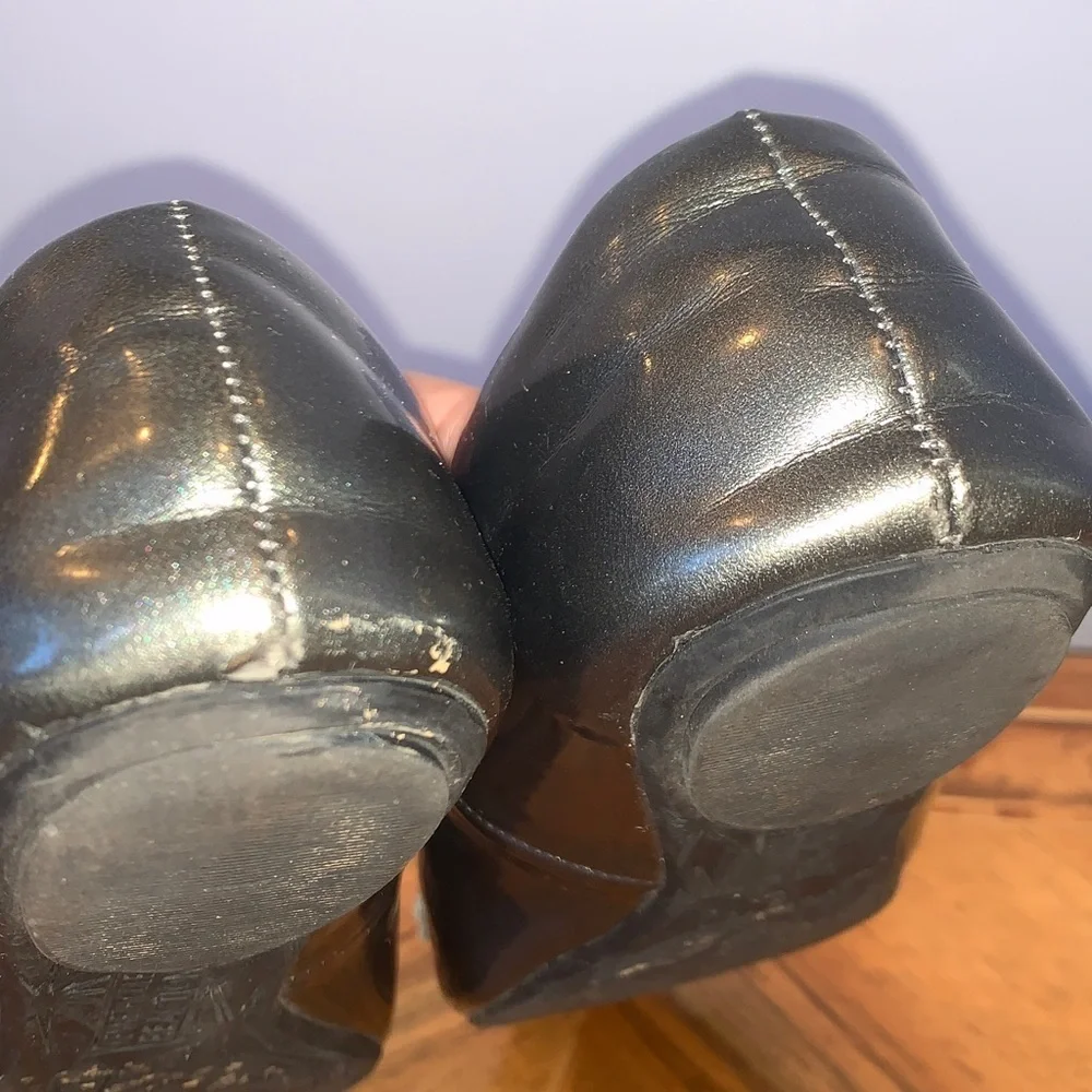Gray Patent Leather Peep Toe Ballet Flats with Flower Accents Women’s Size 7